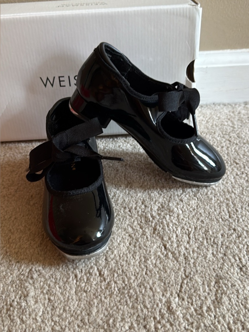 Weissman Tap Shoes black ribbonette patent leather